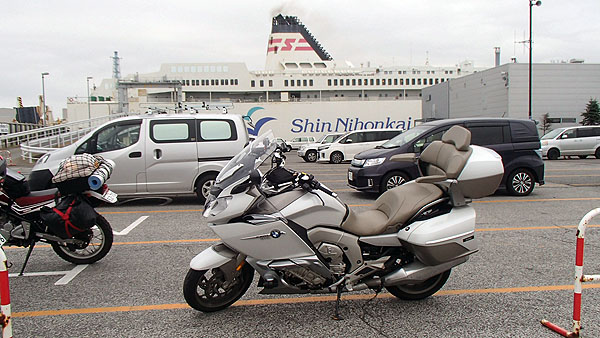 苫小牧東のフェリーターミナルに到着